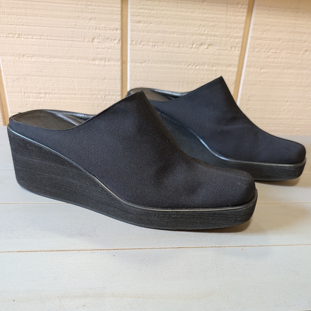 Vintage Salvatore Ferragamo Black Platform Square Toe Mules 90s 10 2A Narrow